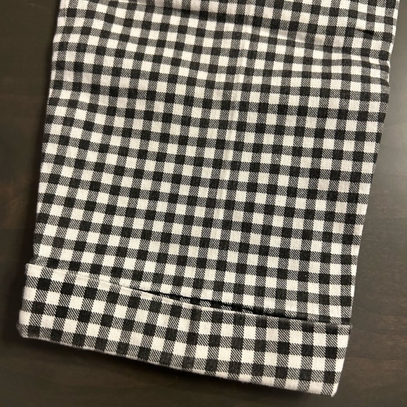 D. Jeans black and white checkered pants - Picture 8 of 10